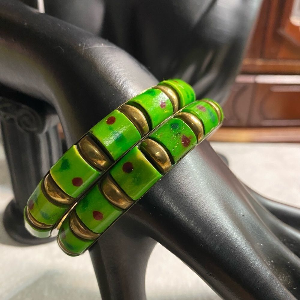 𝅺VINTAGE Bangle Bracelets (2)